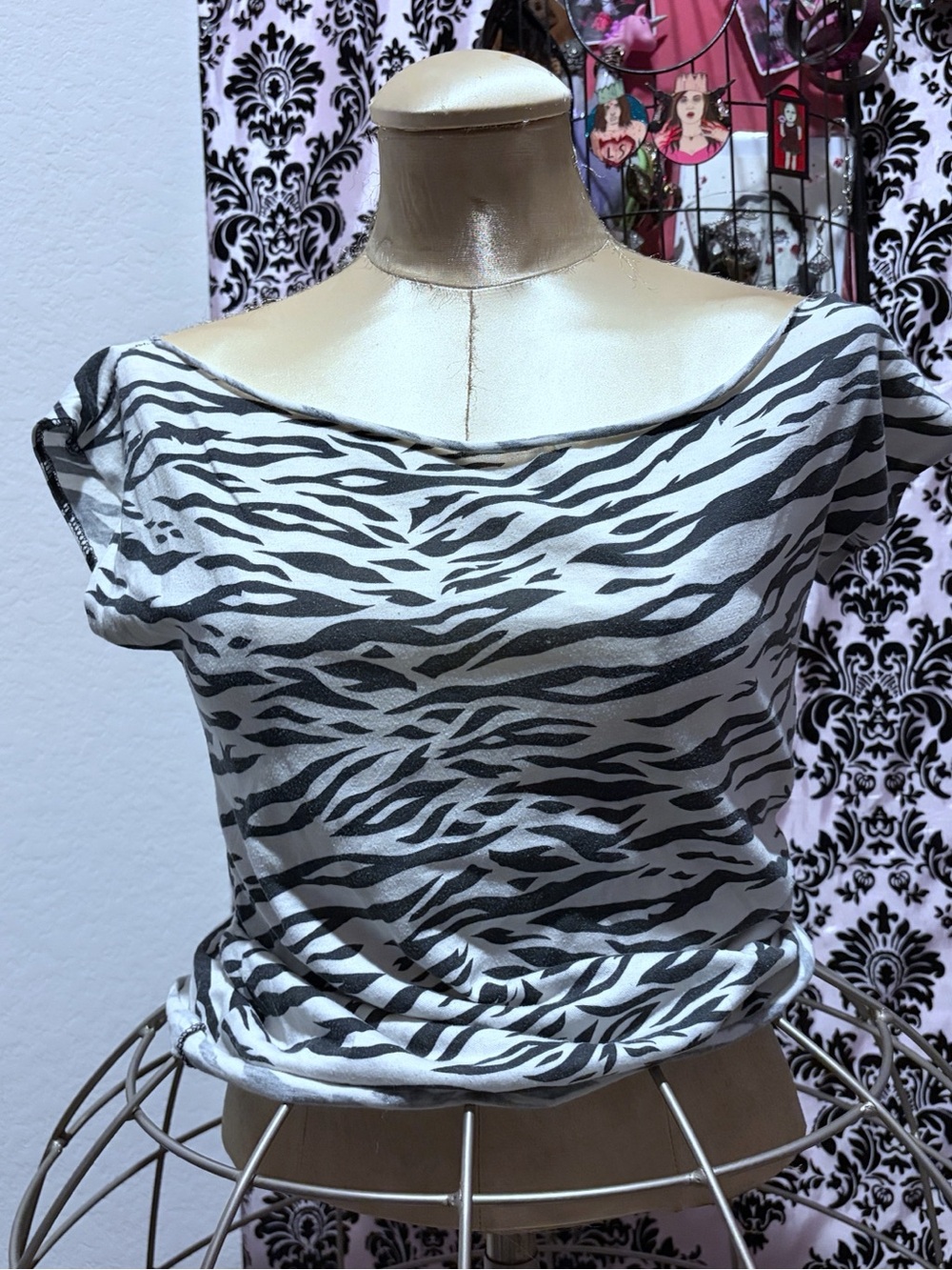 Vintage Deadstock1980s Black & White Zebra off the shoulder women’s T-shirt- s/m